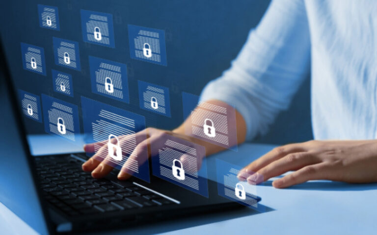 Ordinateur du salarié : l'employeur a-t-il accès à tout ?