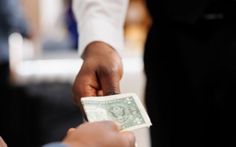 Exonération sociale des pourboires : et en 2025 ?