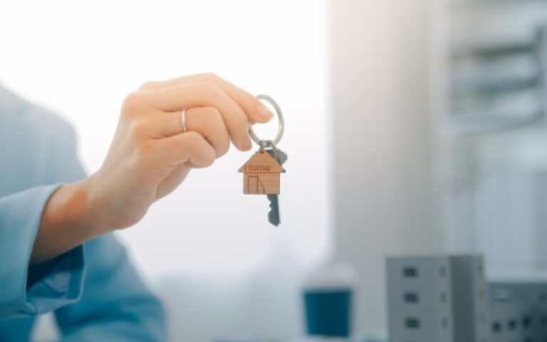 Achat immobilier : hausse des frais de notaire pour tous ?