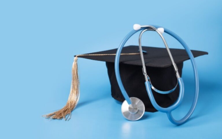 L’absence d’un diplôme peut-elle justifier un licenciement pour faute grave ?