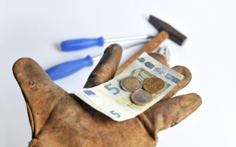 Tableau des cotisations sociales dues par les artisans- Année 2025