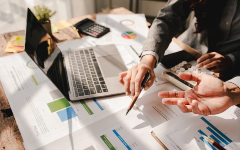 Tableau des cotisations sociales dues par les experts-comptables et comptables agréés – Année 2025