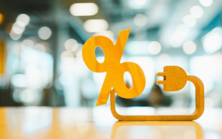 Achat-revente d’électricité : précisions concernant l’autoliquidation de la TVA