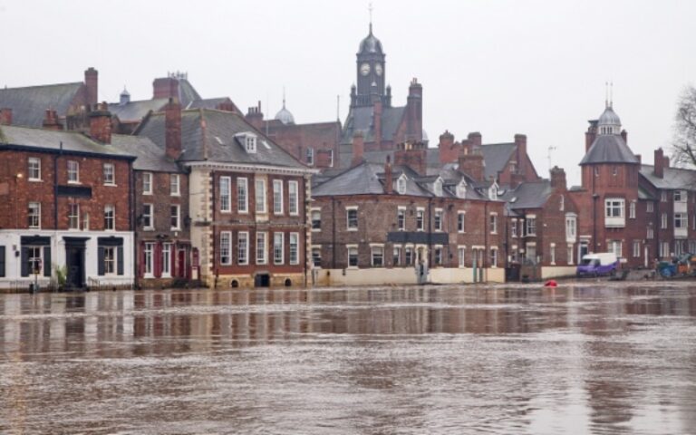 URSSAF : soutien aux employeurs bretons suite aux inondations