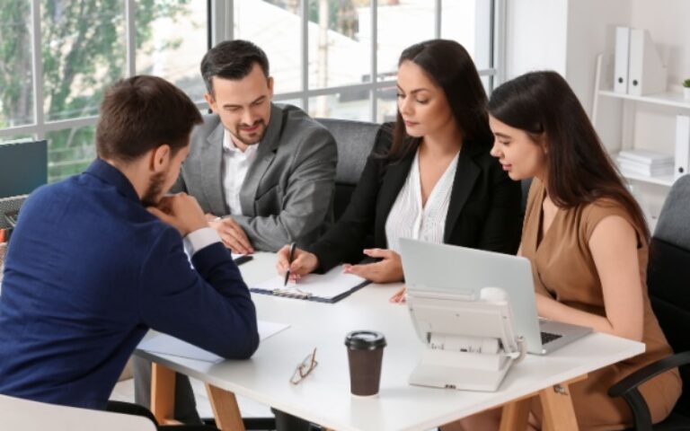 Membres des commissions paritaires nationales : salariés protégés ?