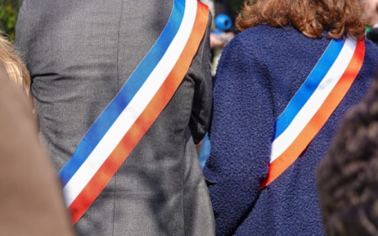 Statut de l’élu local : ce que les entreprises doivent retenir
